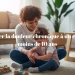 Une mère qui explique à son enfant ce que c'est une maladie chronique